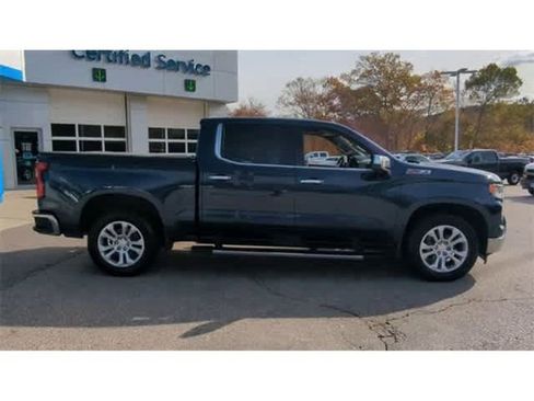 Certified 2022 Chevrolet Silverado 1500 LTZ w/ LTZ Premium Package AWD/4WD image 9