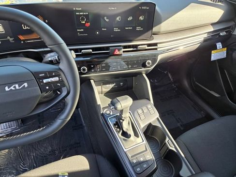 New 2026 Kia Sportage LX FWD image 22