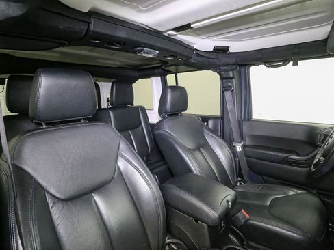 Used 2017 Jeep Wrangler Unlimited Sahara AWD/4WD image 20