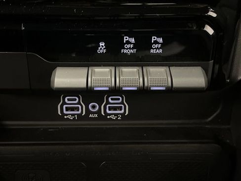 Used 2025 RAM 1500 Big Horn image 24