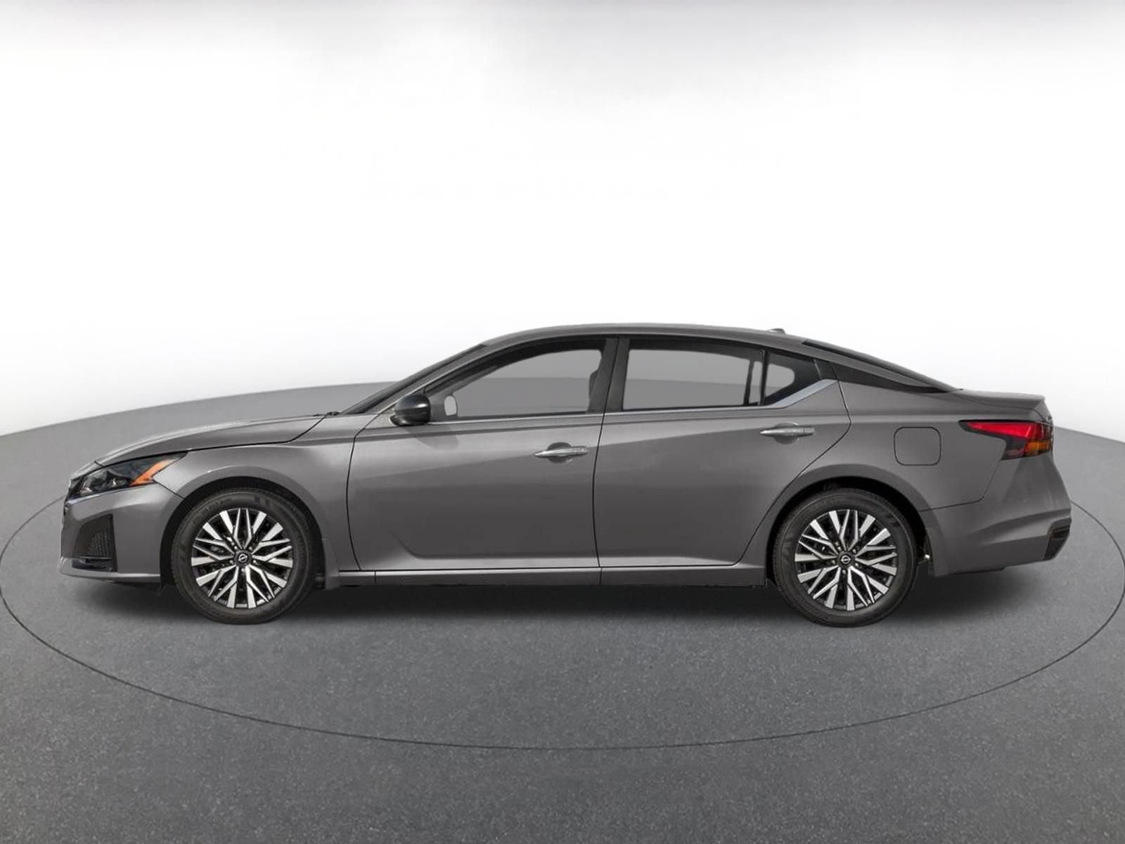 Used 2026 Nissan Altima 2.5 SV FWD image 3