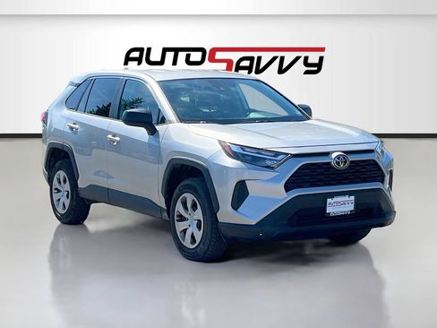 Used 2023 Toyota RAV4 LE AWD/4WD image 3