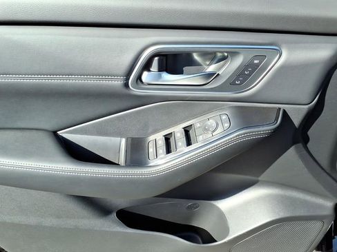 New 2026 Nissan Rogue Platinum image 5