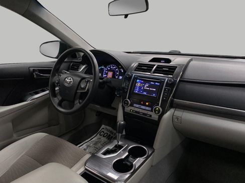 Used 2013 Toyota Camry LE FWD image 19