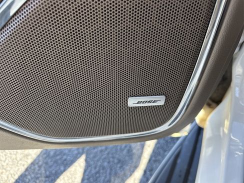 Used 2017 GMC Yukon SLT image 17