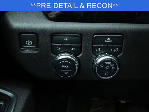 Used 2025 GMC Sierra 3500 SLE image 10