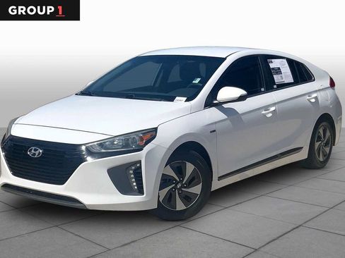 Used 2017 Hyundai Ioniq SEL FWD image 1