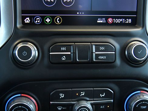 Used 2022 Chevrolet Silverado 1500 LT RWD image 22