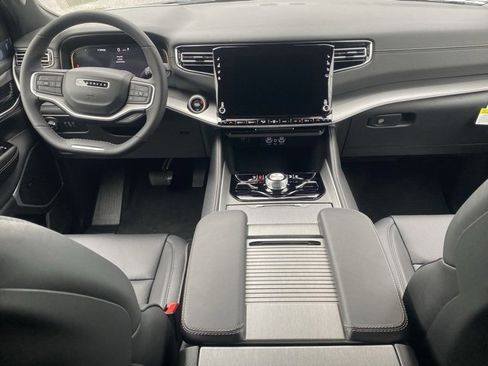 New 2025 Jeep Wagoneer L Series II w/ Convenience Group I image 33