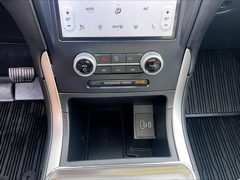 Used 2022 Ford Edge SEL w/ Convenience Package image 24