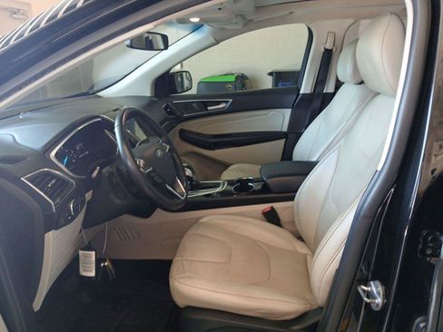 Used 2018 Ford Edge Titanium w/ Equipment Group 301A FWD image 6