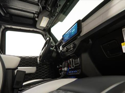 Used 2025 Jeep Gladiator Sport image 47