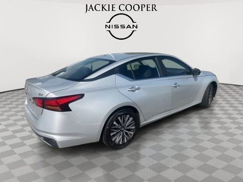 Certified 2024 Nissan Altima 2.5 SV image 5