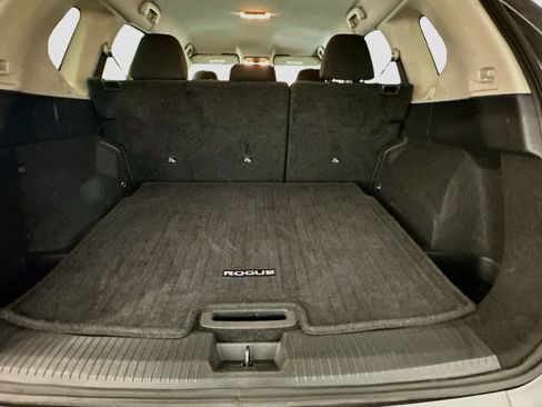 Used 2025 Nissan Rogue SV AWD/4WD image 29