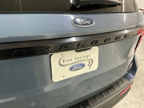 Used 2025 Ford Explorer ST AWD/4WD image 5