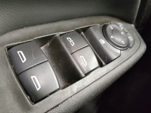 Used 2024 Chevrolet Equinox LT FWD image 33