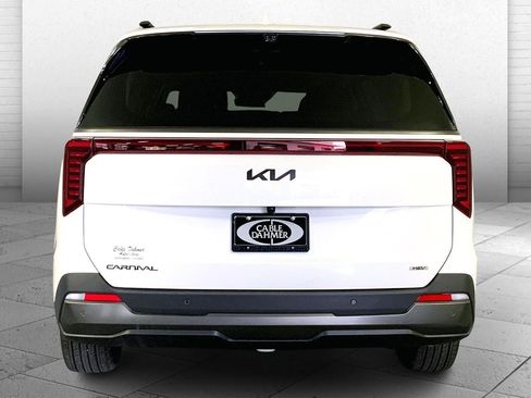 New 2025 Kia Carnival SX Prestige image 4
