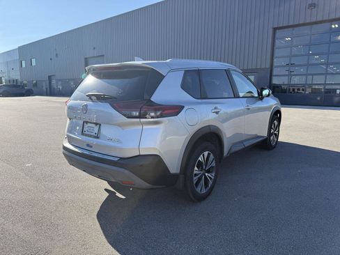 Used 2023 Nissan Rogue SV w/ SV Premium B Package image 3