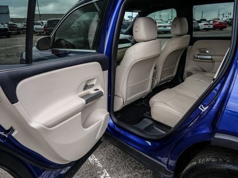 Used 2021 Mercedes-Benz GLB 250 4MATIC image 27