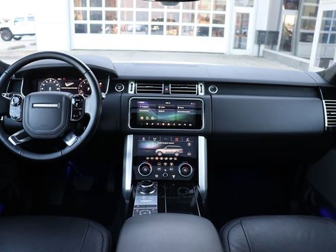Used 2020 Land Rover Range Rover HSE image 12