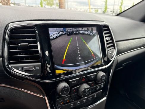Used 2019 Jeep Grand Cherokee Limited AWD/4WD image 23