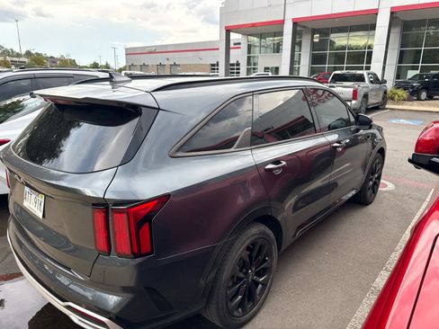 Used 2023 Kia Sorento SX FWD image 4