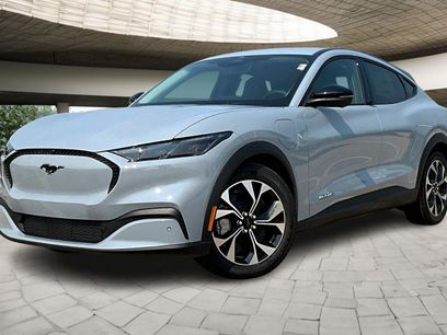 New 2025 Ford Mustang Mach-E Select w/ Comfort Package Lite