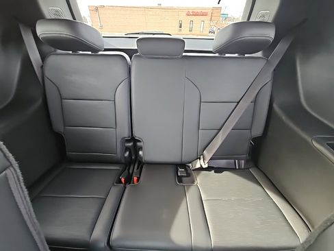 Certified 2025 Buick Enclave Sport Touring image 15