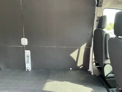 New 2027 Ford Transit 250 148 Medium Roof w/ Load Area Protection Package RWD image 19
