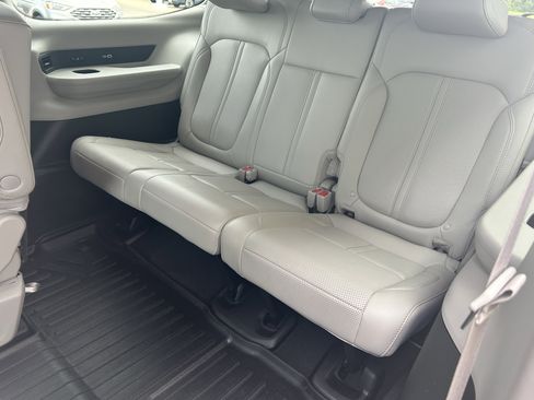 Used 2023 Jeep Wagoneer Series II w/ Premium Group I AWD/4WD image 19