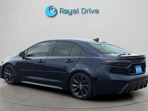 Used 2023 Toyota Corolla SE w/ SE Premium Package FWD image 4