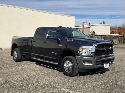 Used 2019 RAM 3500 Tradesman w/ Chrome Appearance Group image 8
