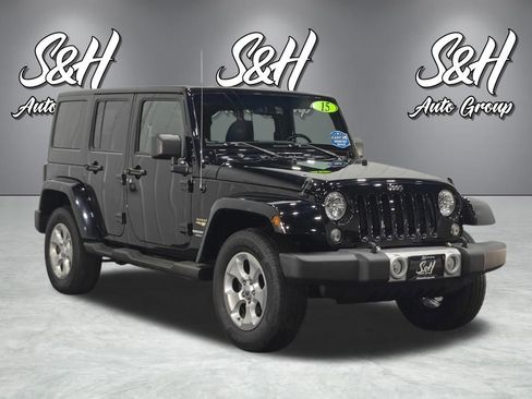 Used 2015 Jeep Wrangler Unlimited Sahara AWD/4WD image 2