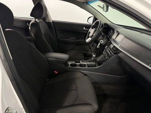 Used 2019 Kia Optima LX image 16