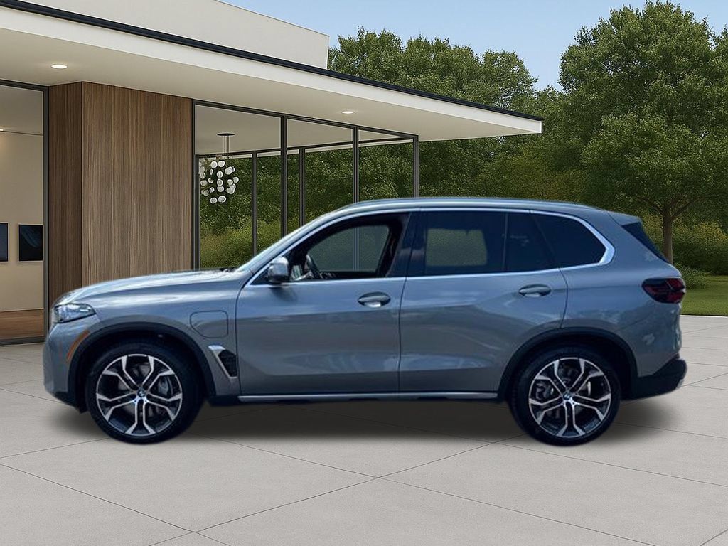 Used 2026 BMW X5 xDrive50e w/ Parking Assistance Package AWD/4WD image 13