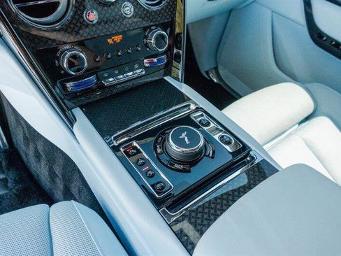 Used 2024 Rolls-Royce Cullinan Black Badge image 93