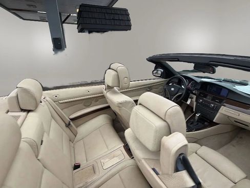 Used 2009 BMW 335i Convertible w/ Premium Pkg image 20