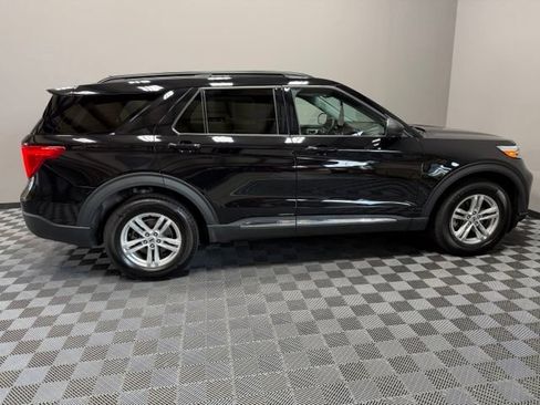 Used 2021 Ford Explorer XLT w/ Equipment Group 202A AWD/4WD image 7
