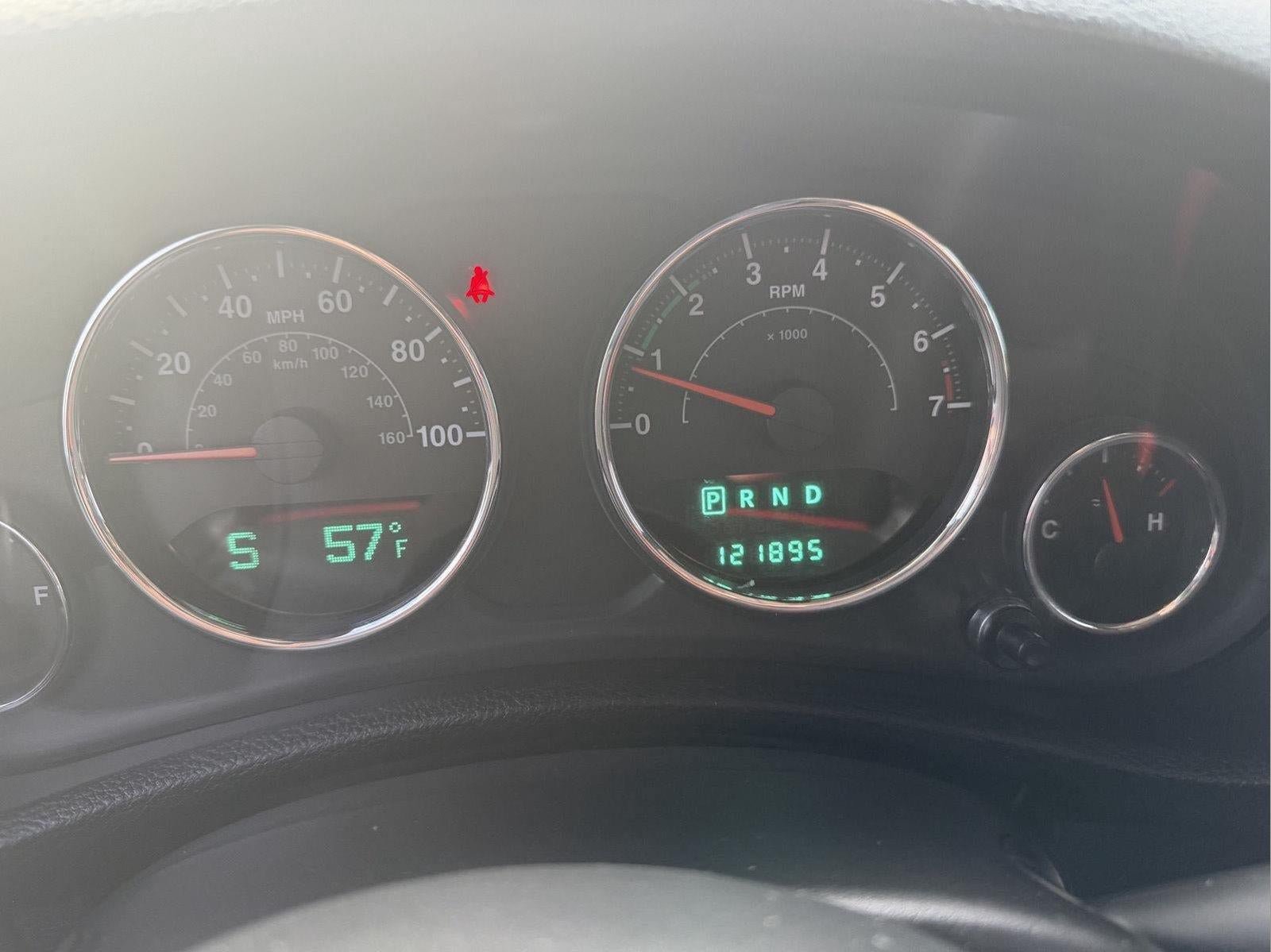 Used 2013 Jeep Wrangler Unlimited Sahara w/ Connectivity Group AWD/4WD image 13