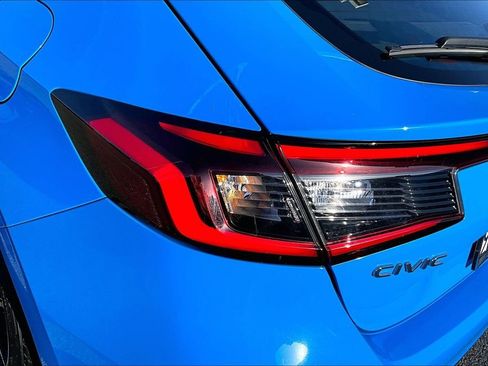 Used 2023 Honda Civic Sport image 23