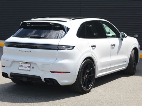 New 2026 Porsche Cayenne GTS AWD/4WD image 8