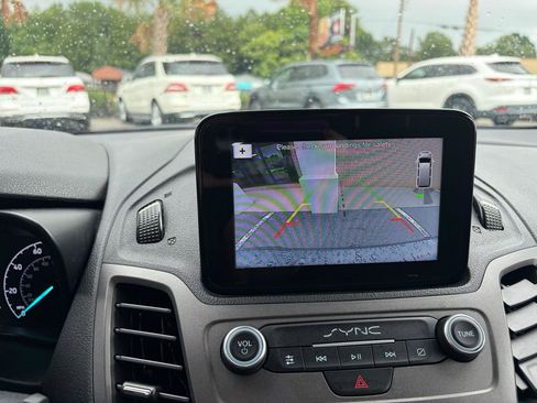 Used 2019 Ford Transit Connect XLT FWD image 7