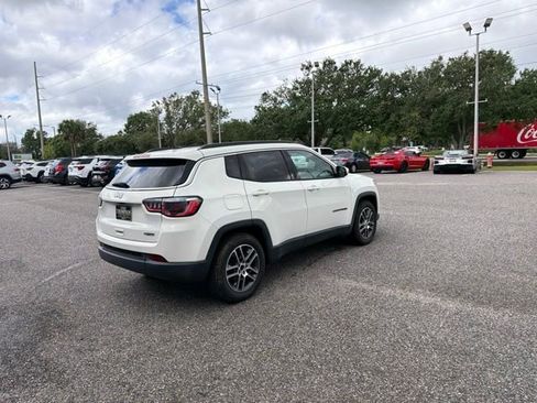 Used 2019 Jeep Compass Latitude w/ Popular Equipment Group FWD image 5