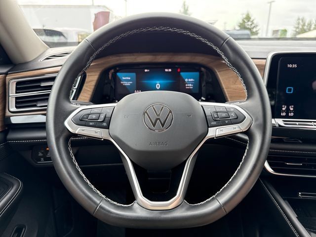 Used 2025 Volkswagen Atlas SE AWD/4WD image 18