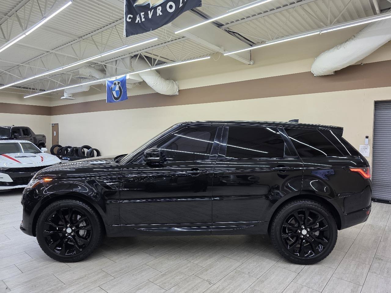 Used 2020 Land Rover Range Rover Sport HSE AWD/4WD image 9