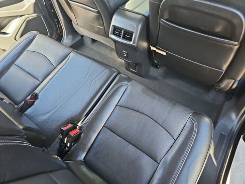 Used 2022 GMC Terrain SLT image 11