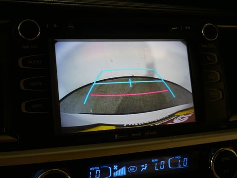 Used 2016 Toyota Highlander Plus AWD/4WD image 31