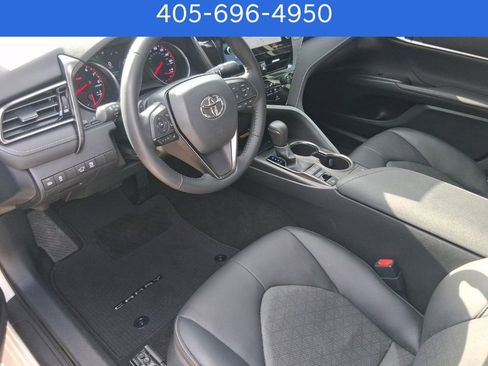 Used 2022 Toyota Camry XSE image 6