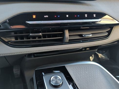 Certified 2025 Buick Enclave Preferred image 23