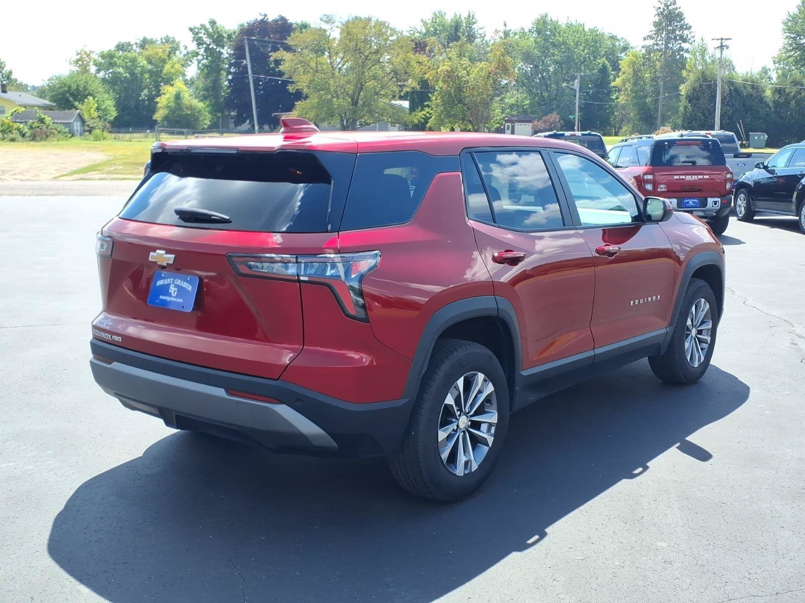 Used 2026 Chevrolet Equinox LT AWD/4WD image 6
